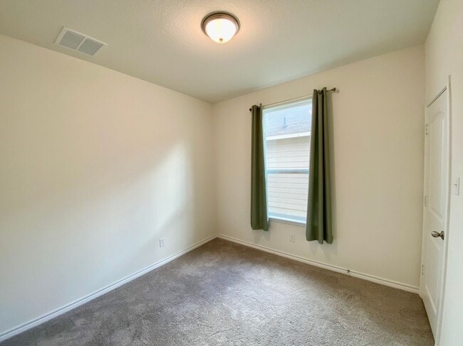 Building Photo - 344 Blacktail Dr