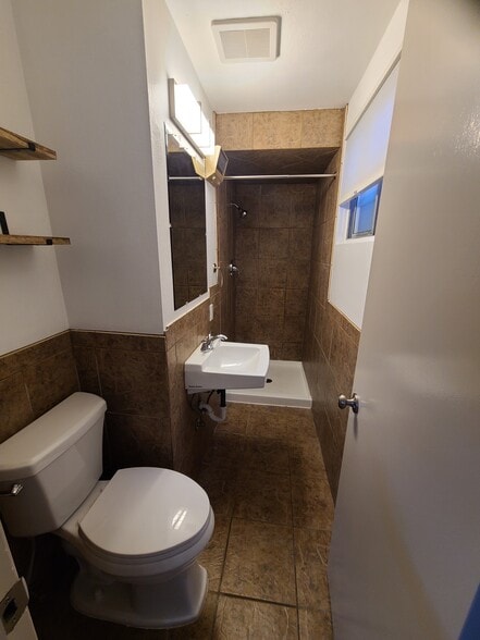 Master Bath - 1920 S Fawn Dr