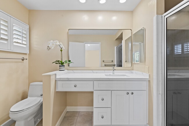 Building Photo - 1954 Vista Caudal