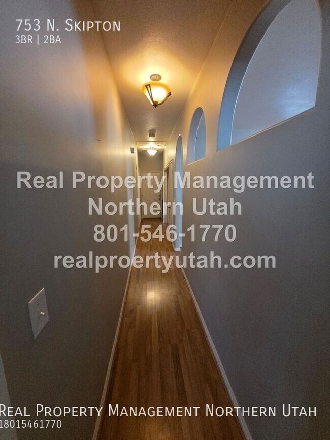 Building Photo - 753 N. Skipton-