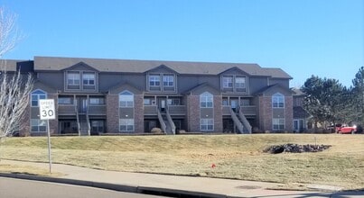 Building Photo - 2 Bedroom Plus Large Loft Condo with 1 Car Attached Garage