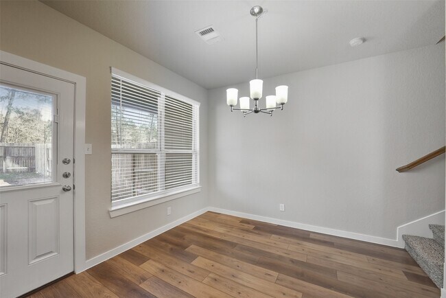 Building Photo - 25172 Pacific Wren Dr