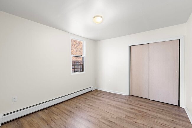 Building Photo - 201 16th St