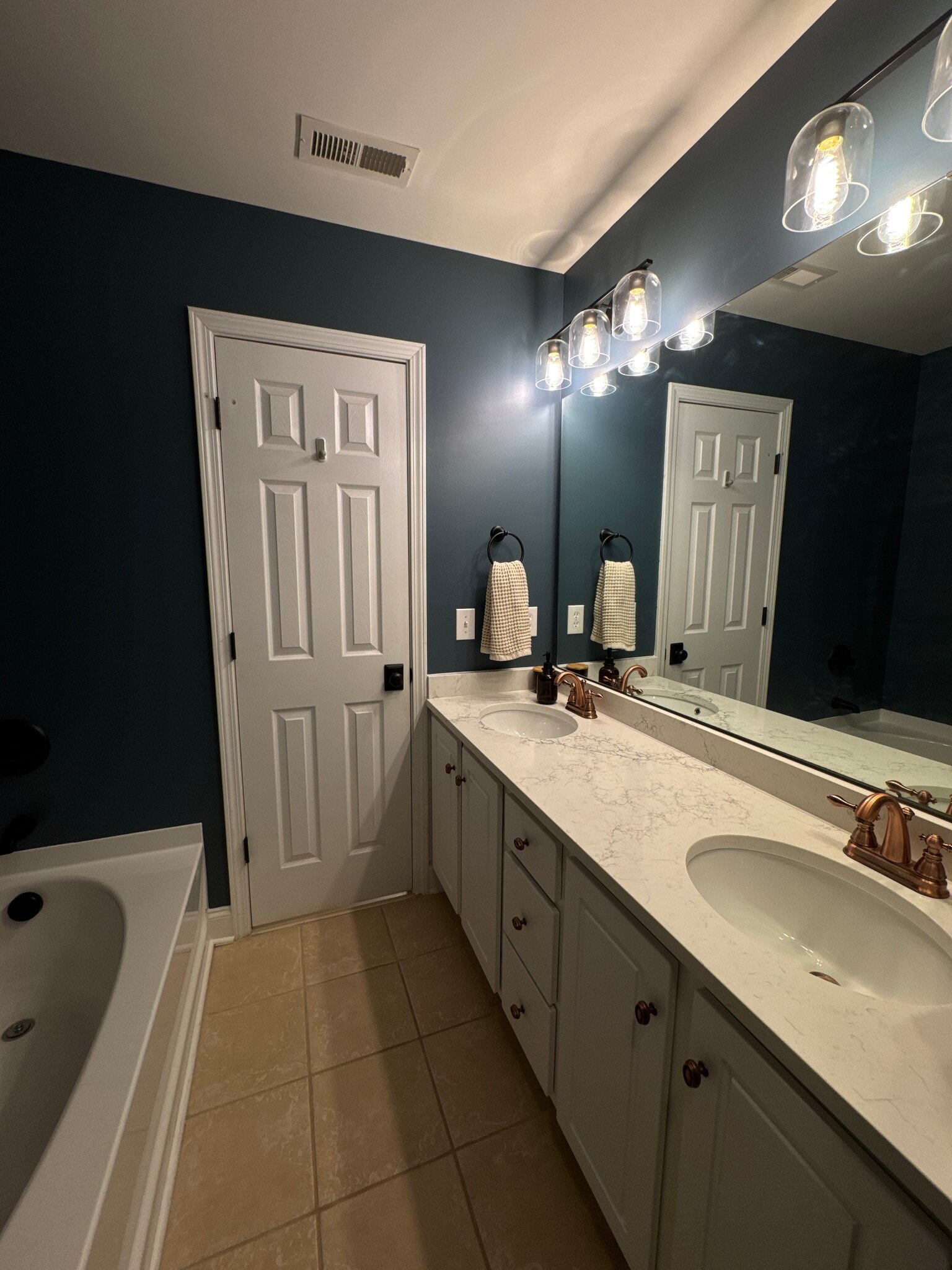 Building Photo - 1917 Wayne St