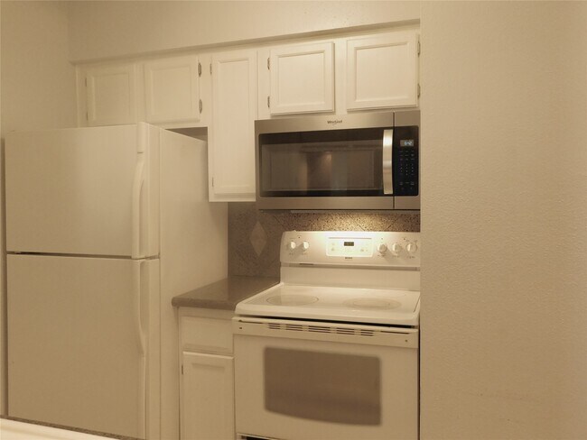 Building Photo - 2120 El Paseo St