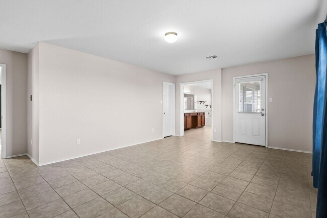 Building Photo - 10219 Orion Dr