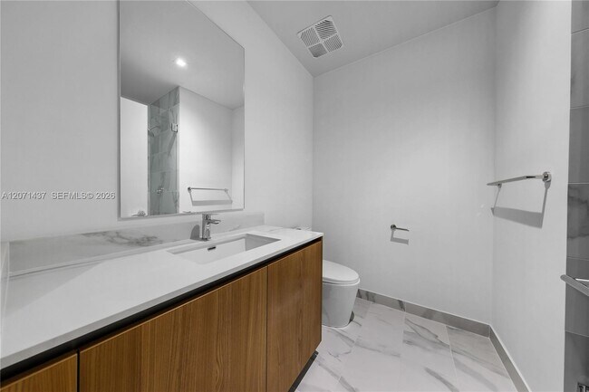 Building Photo - 1400 Biscayne Blvd