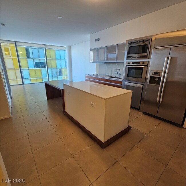 Building Photo - 3726 S Las Vegas Blvd