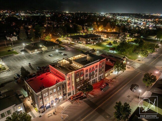 Building Photo - 67 S Main St