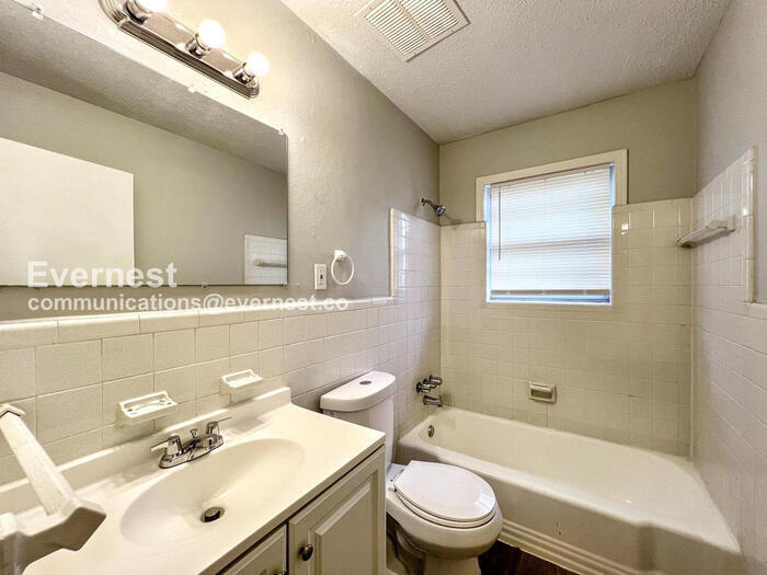 Building Photo - 3180 Bluefield St