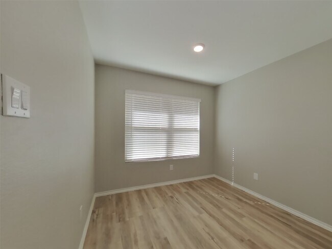 Building Photo - 17588 Rosewood Manor Ln