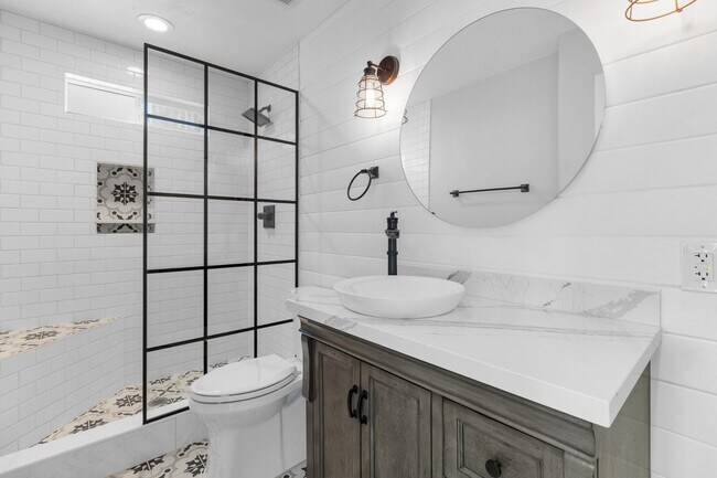 Building Photo - 6508 N 85th Pl