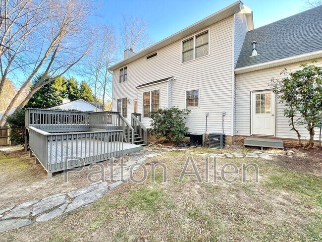 Building Photo - 29 Whispering Oak Ct