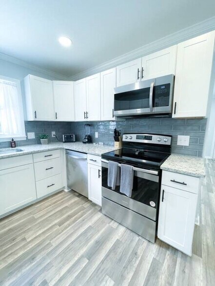 Building Photo - 3830 Manchester Dr