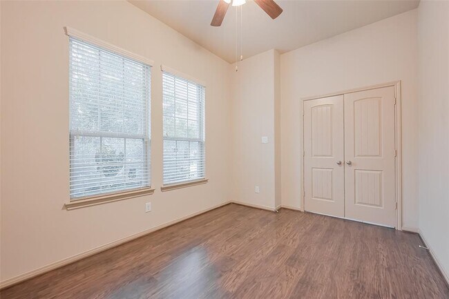 Building Photo - 4410 Fenetre Forest St