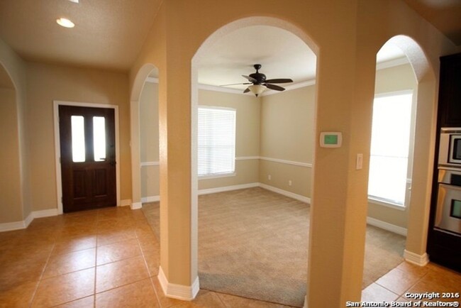 Building Photo - Beautiful 3-Bedroom 2.5 Bathroom in Stillw...