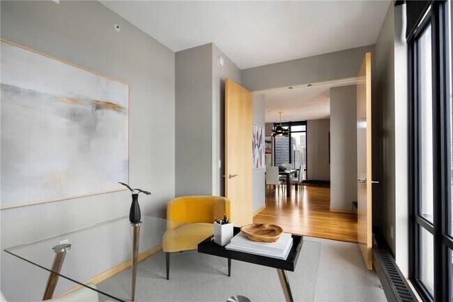 Building Photo - Minneapolis, MN