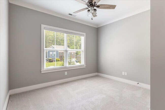 Building Photo - Stunning Home w Million Dollar Views! 4 Be...