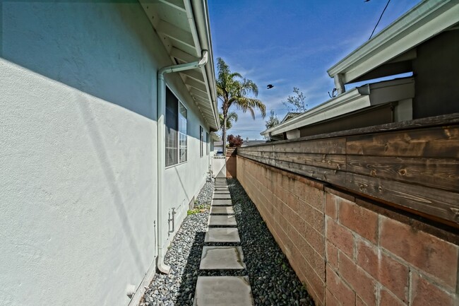 Building Photo - REMODELED, BRIGHT & AIRY, 4BR3BA HOME W/ G...