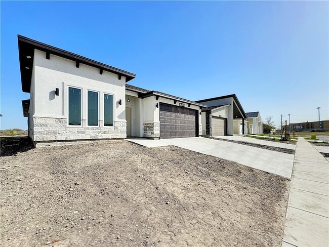 Building Photo - 6222 Sadie St