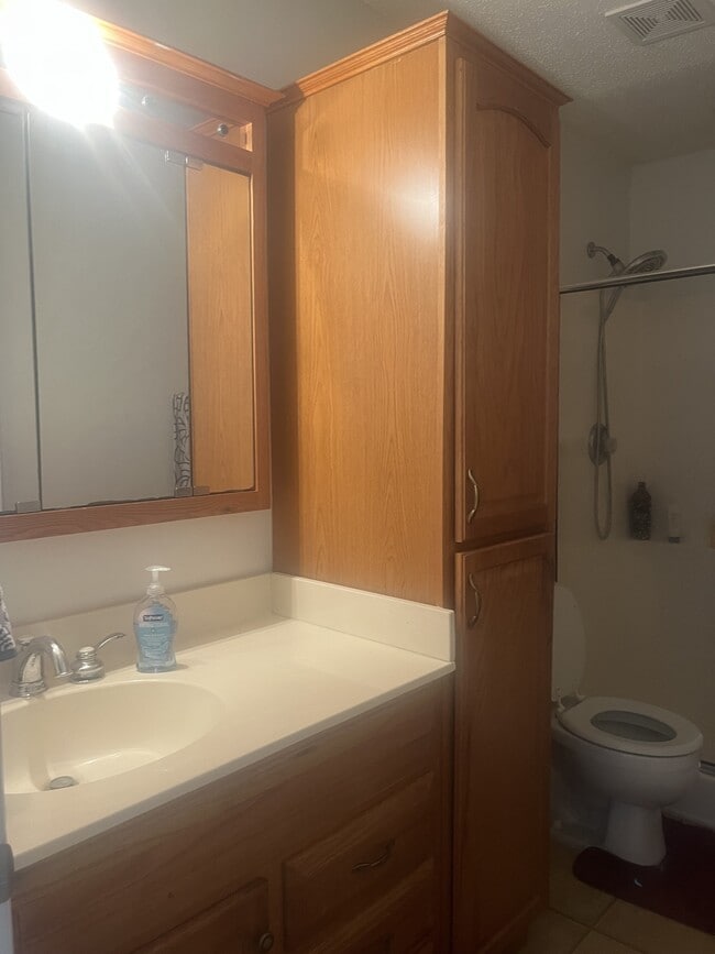 Building Photo - 343 Briarbend Rd