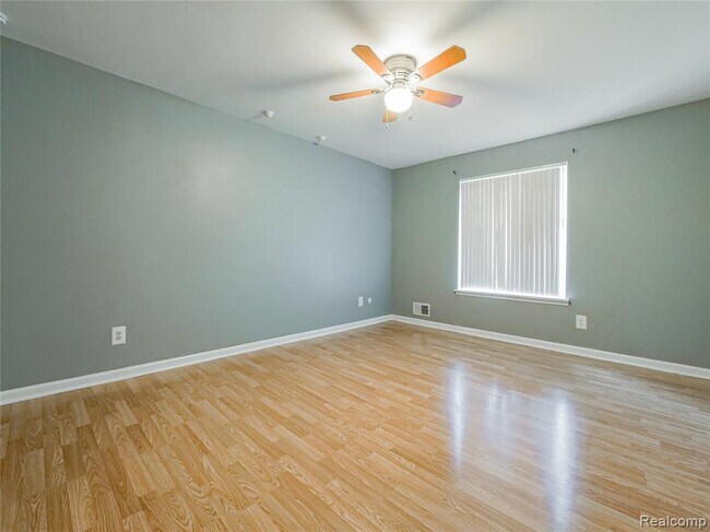 Building Photo - 34763 Maple Ln Dr