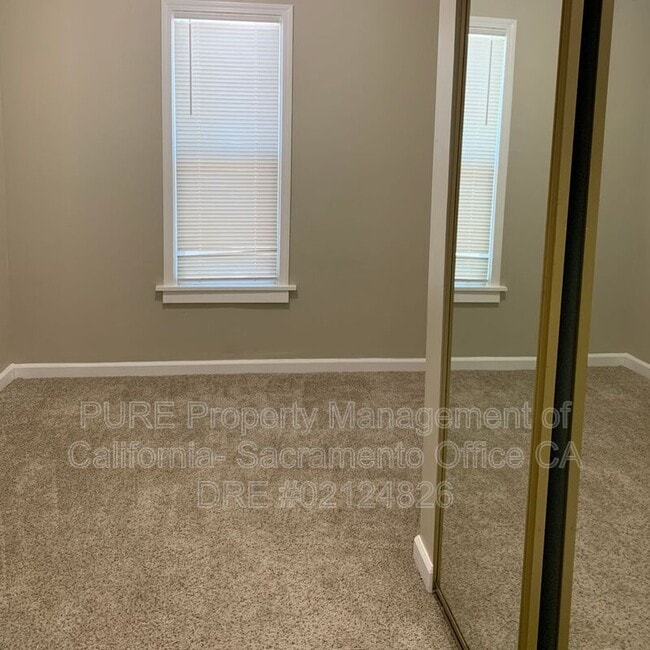 Building Photo - 1410 1/2 19th St