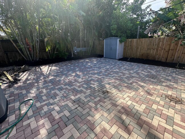 Building Photo - 40 NE 48th St