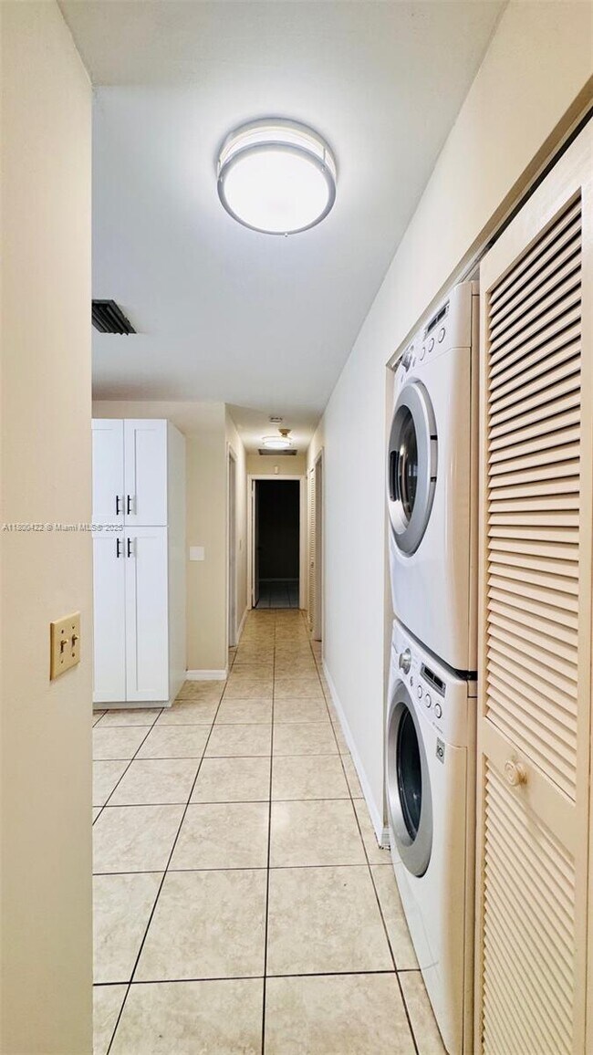 Building Photo - 14814 SW 108th Terrace