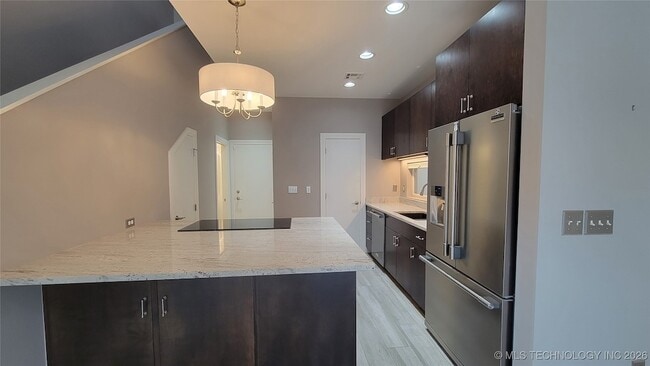 Building Photo - 1430 S Quincy Ave