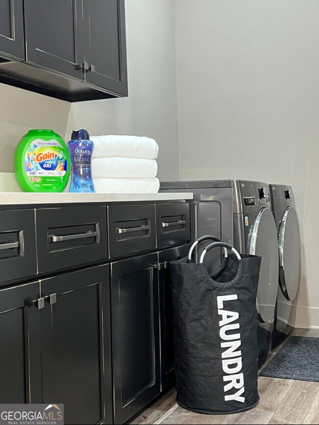 Building Photo - 950 Island Shoals Rd