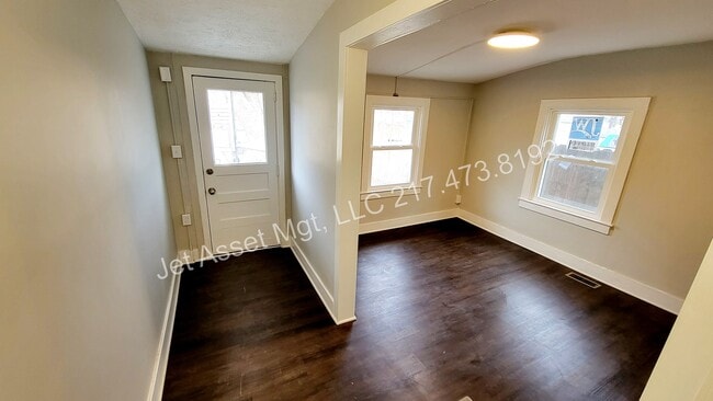 Building Photo - 4 bedroom HOUSE For Rent