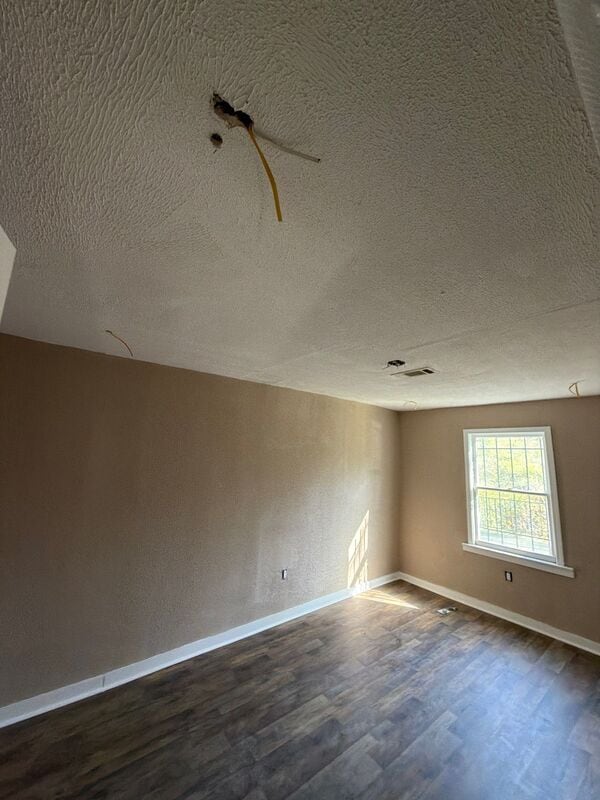 Building Photo - 267 Woody Dr