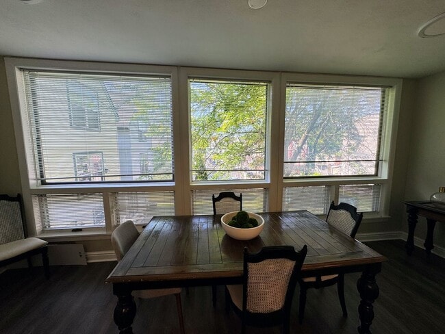 Building Photo - 3217 Dawson St