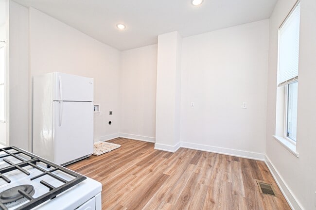 Building Photo - 4151 Chambers St