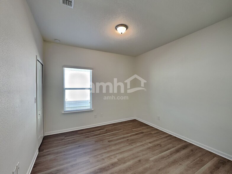 Building Photo - 144 Athens Dr