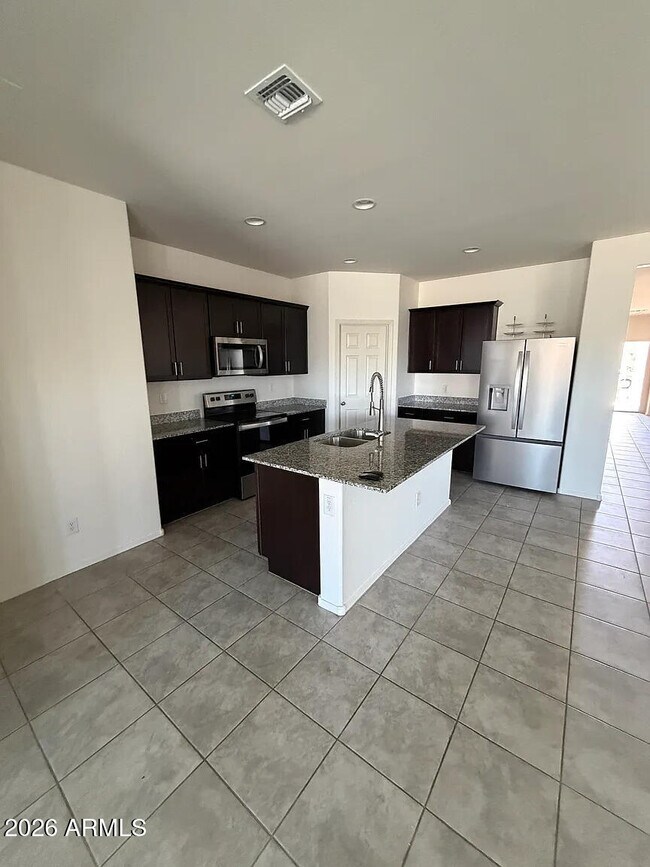 Building Photo - 4816 S 111th Dr