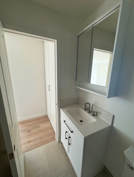 Building Photo - 230 W Cedar Ave