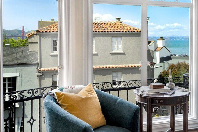 Building Photo - 3689 Fillmore St