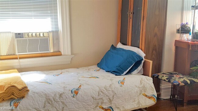 Building Photo - 2 br, 1 bath 4plex - 5106 Westminster Pl A...
