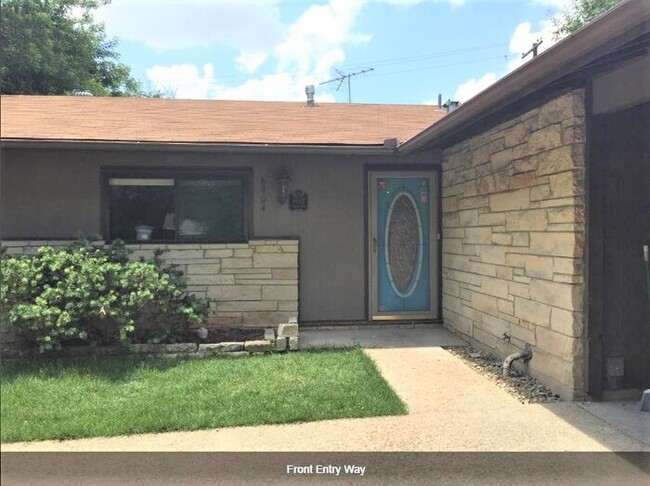 Building Photo - 161 N Broadleigh Rd