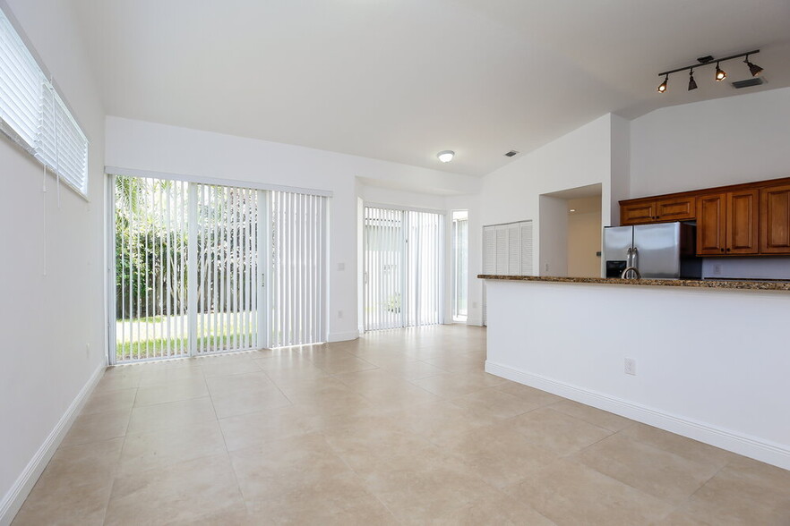 Building Photo - 15618 SW 112th Dr
