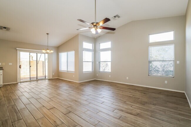 Building Photo - 3430 N Saffron