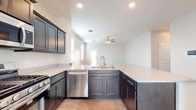 Building Photo - 12613 Cono Norte Dr