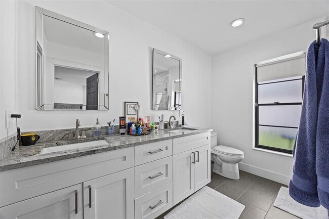 Building Photo - 8441 Winnipesaukee Way