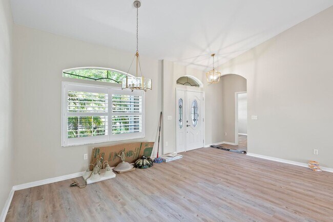 Building Photo - 24 Lakecliff Dr
