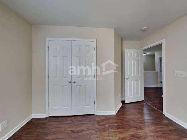 Building Photo - 6352 Hedgewood Ln