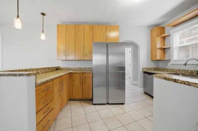 Building Photo - GORGEOUS 4 BED, 2.5 BATH HOME FOR RENT IN NORFOLK!