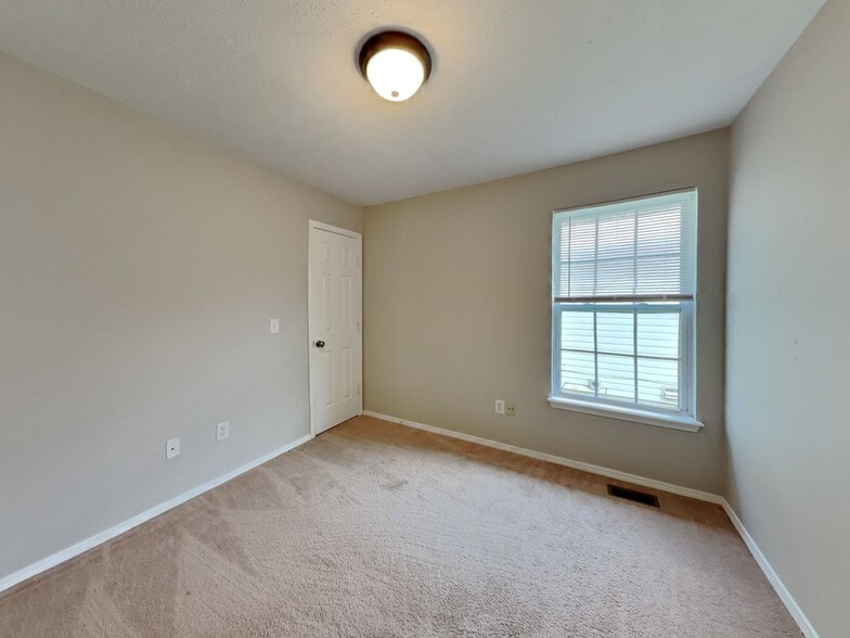 Building Photo - 720 N Elder Ave