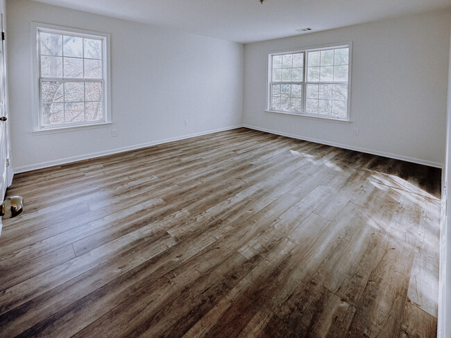 Master Bedroom - 1622 Waterford Dr